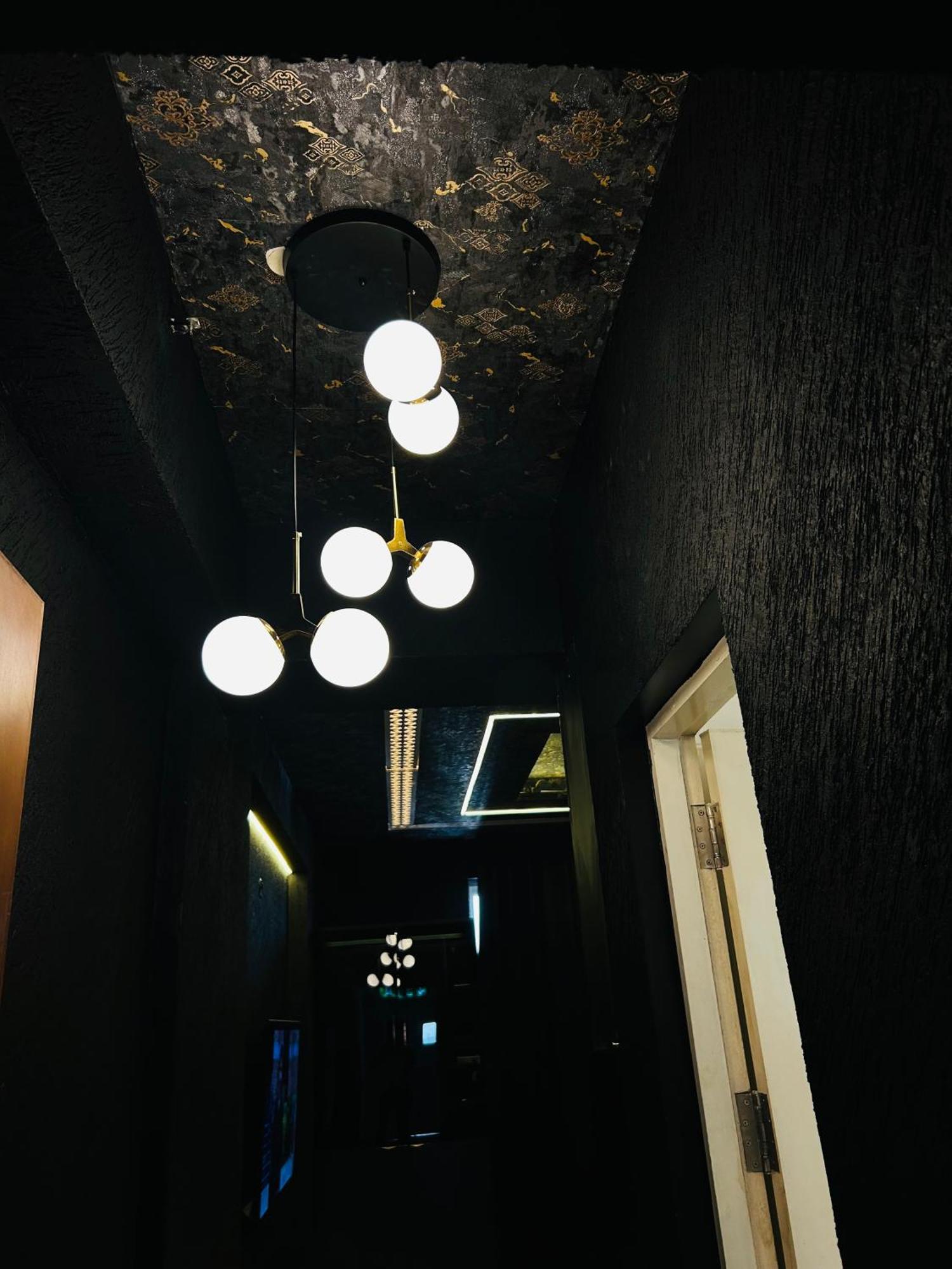 Shades Of Black 2 Lucknow Exterior foto