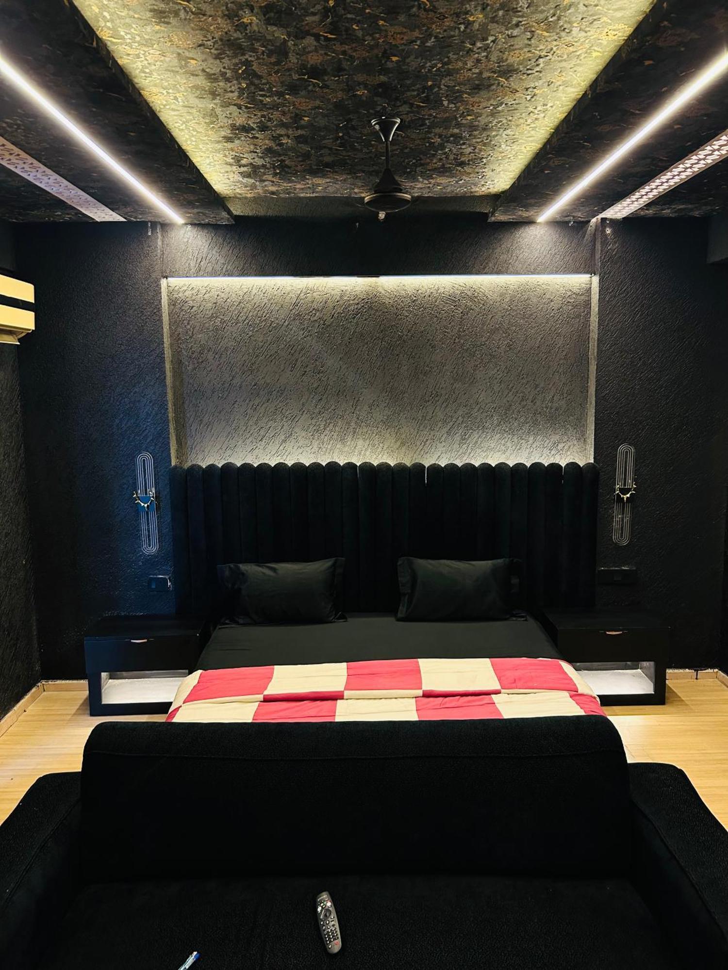 Shades Of Black 2 Lucknow Exterior foto
